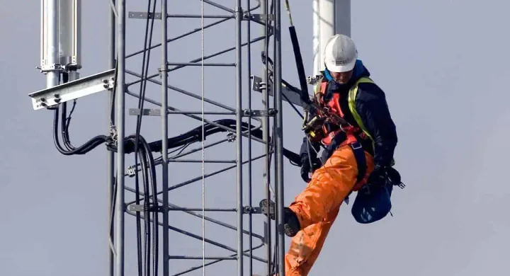 FieldEngineer | Tower Climbing: A Career Path Worth Considering